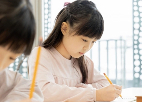 学習する子ども